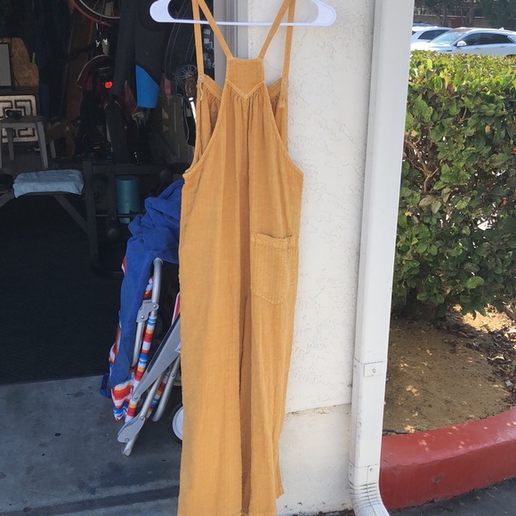 UO Alvie Linen Jumpsuit - Picture 3 of 3